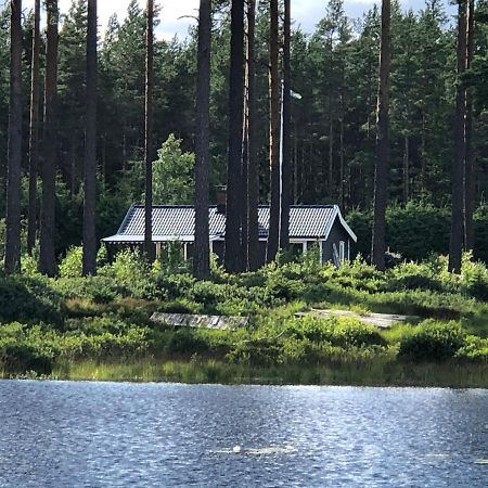 Modern Lakeside Cottage & Boat Near Isaberg Kavsjo 外观 照片