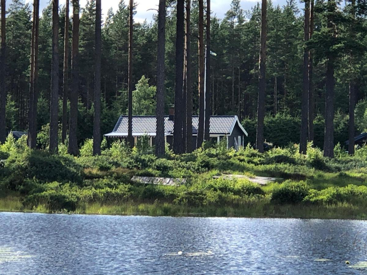 Modern Lakeside Cottage & Boat Near Isaberg Kavsjo 外观 照片